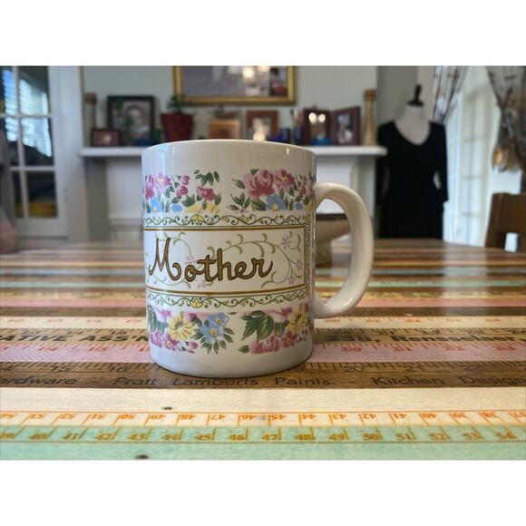VINTAGE Floral MOTHER Coffee Tea Cup Mug White Gold Accents 1980s - Picture 5 of 9